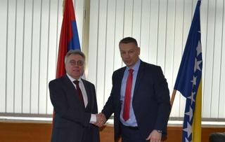 Nešić se sastao sa Kalabuhovom: Istakli važnost sigurnosnog sektora u BiH