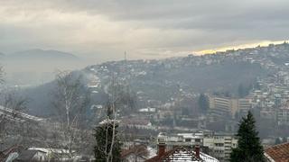 Zrak ponovo zagađen u Kantonu Sarajevo: Povišene vrijednosti štetnih PM10 čestica