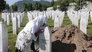 MMKS odao počast ženama žrtvama genocida u Srebrenici