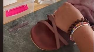 Kako da vaše stare i prljave sandale zablistaju kao nove