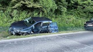 Nesreća na ulazu u Bosanski Novi: Automobil sletio sa puta