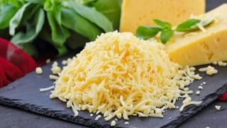 Kako naribati sir, a da se ne lijepi