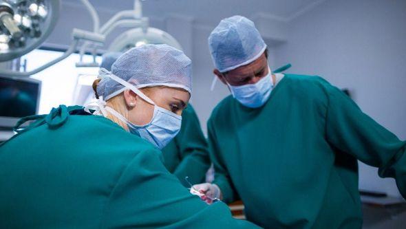 hirurzi, operacija - Avaz