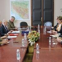 Ministar odbrane BiH Helez razgovarao s pomoćnikom generalnog sekretara NATO-a Dejvidom Katlerom