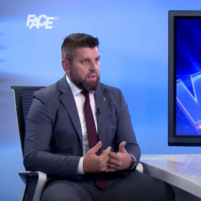 Duraković: Prezirem Dodika, vidjet ćemo njegove mišiće kad Šmit dođe u RS