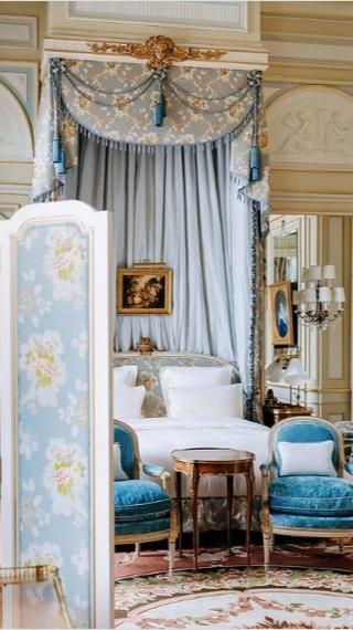 Za sobu poput Versajskih odaja Marije Antonete potrebno izdvojiti vrtoglavu sumu