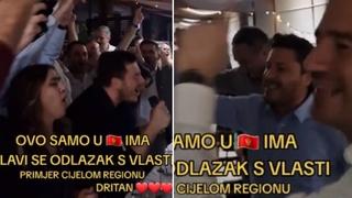 Dritan Abazović proslavio odlazak sa vlasti uz hit Dine Merlina "Jel' Sarajevo gdje je nekad bilo"