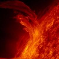 Snažna eksplozivna buktinja na Suncu poremetila sisteme komunikacije na Zemlji
