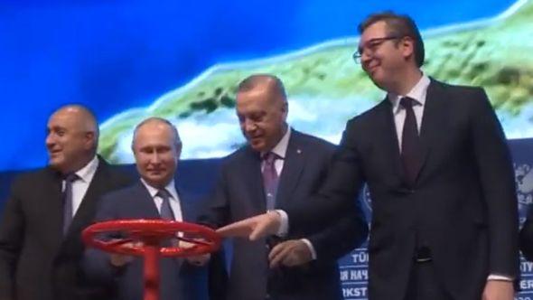 Putin, Erdoan i Vučić nasmijani - Avaz