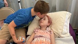 Djevojčica se udala za svoju simpatiju prije nego što je izgubila bitku s leukemijom