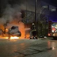Gorjelo vozilo u Konjicu: Sumnja se da je namjerno zapaljeno