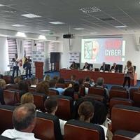 U Brčkom predstavljen projekt o mehanizmima zaštite mladih od nasilja na internetu