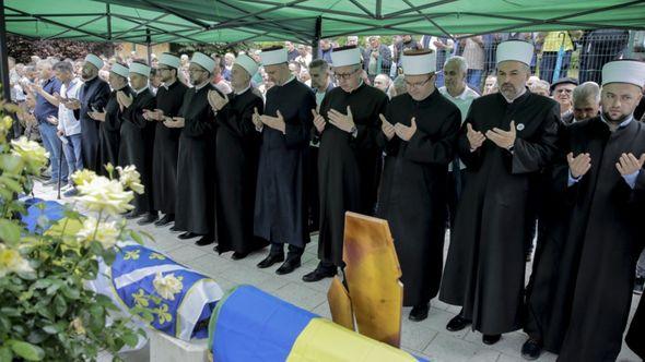klanjana dženaza za pet žrtava masakra u Sokolinama - Avaz