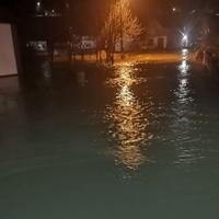 Izlila se rijeka Lašva: Poplavljene kuće, ljudi evakuisani