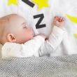 Mali trikovi kako naučiti bebu da razlikuje dan i noć