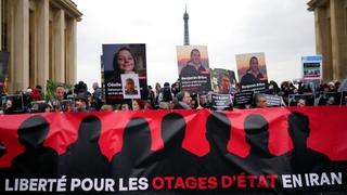 Paris rallies demand release of Europeans imprisoned in Iran