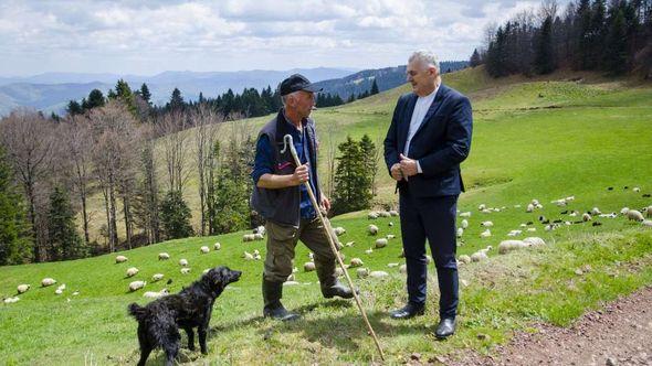 Ministar Marić im je prenio poruku da će Vlada ZDK podržati razvoj stočarstva - Avaz
