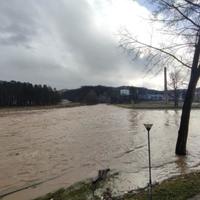 Obilne padavine nisu zaobišle ni Visoko: Rijeka Fojnica se izlila u gradu