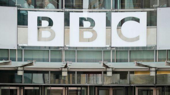 BBC voditelj optužen da je platio tinejdžeru za eksplicitne fotografije - Avaz