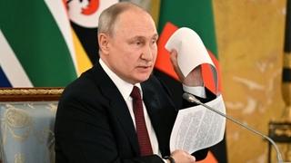 Putin pokazao dokument o navodnim pregovorima s Ukrajinom: Kijevske vlasti su to bacile na smetljište