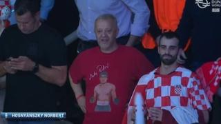 Emir Hadžihafizbegović bodrio vaterpoliste Hrvatske, na sebi imao majicu legendarnog boksera