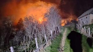 Vatrogasci se bore sa požarima na Romaniji, sumnja se da su podmetnuti