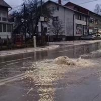 Nevrijeme prouzrokovalo probleme i u Bugojnu: Voda poplavila dio magistralnog puta