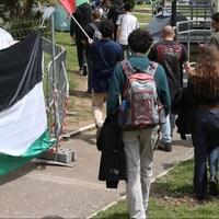 Studenti zauzeli učionicu Fakulteta društvenih nauka u znak podrške Palestini, traže prekid saradnje sa Izraelom
