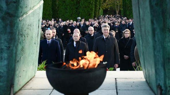  U Vukovaru obilježena 32. godišnjica tragedije i stradanja - Avaz