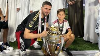 Pjanić podigao deseti klupski trofej