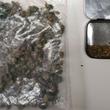Policija pretresla dilera: Pronašli marihuana i 1.170 KM