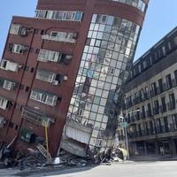 Snimak iz epicentra zemljotresa u trenutku najjačeg udara: Asfalt se lomio, a zgrade rušile