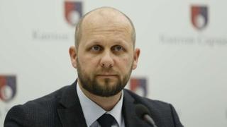 Elvedin Okerić brani kolegicu iz stranke: Ministrica Hota-Muminović konačno vraća obrazovni sistem gdje i pripada