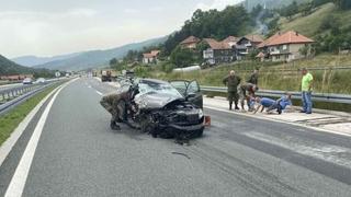 Pripadnici OS BiH brzom reakcijom učestvovali u spašavanju nastradalih u saobraćajnoj nesreći kod Kaknja