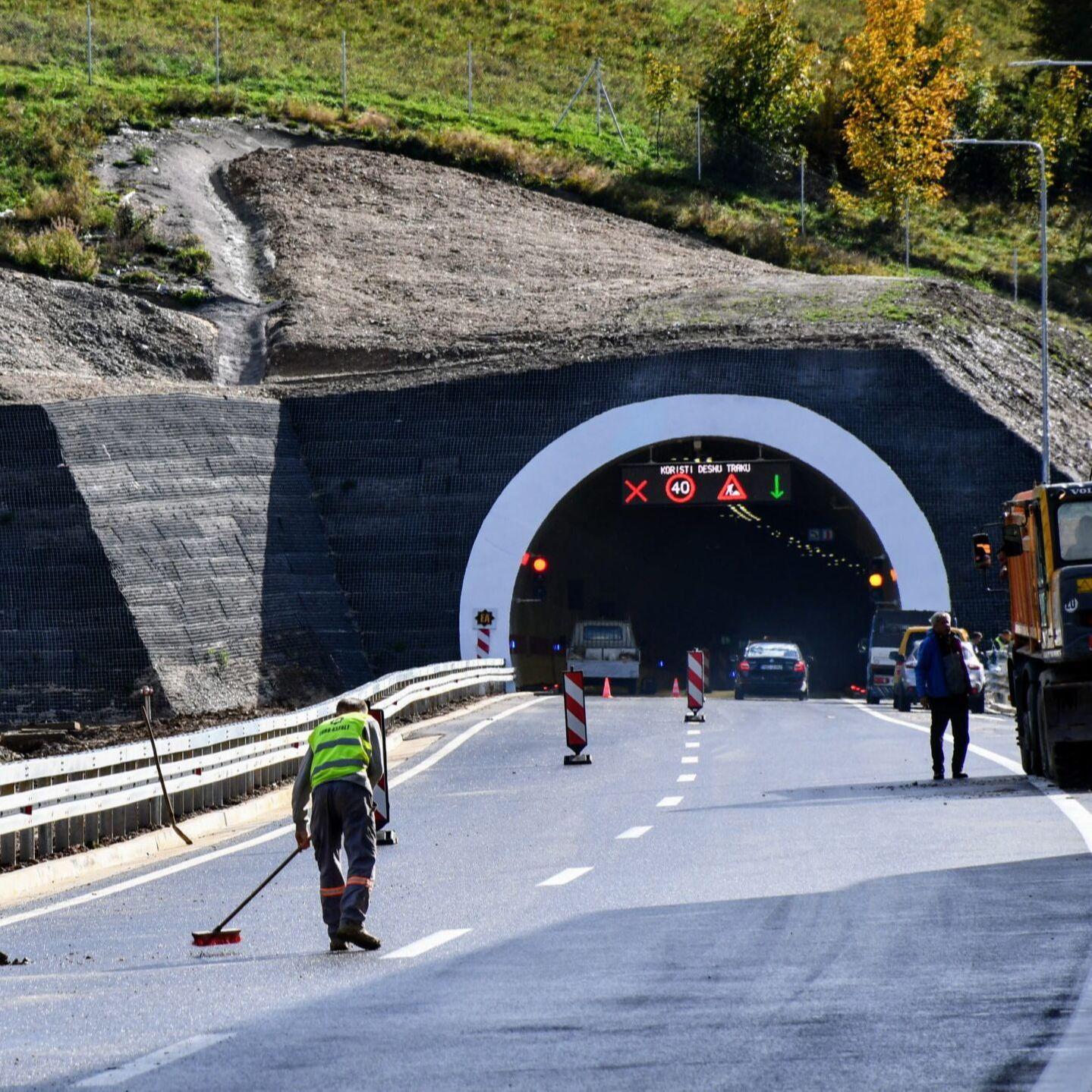 Zbog redovnog servisiranja tunela Ivan: Obustava saobraćaja na autoputu A-1 smjer Tarčin-Ivan