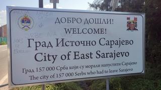 Tabla na ulazu u Istočno Sarajevo išarana uvredljivim porukama