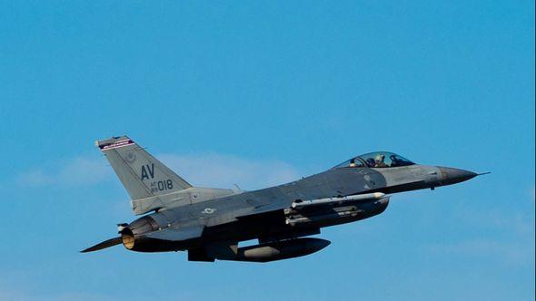 Vojni avion F-16 - Avaz