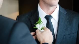 Je li u pravu: Kum odbija doći na vjenčanje jer njegova djevojka nije pozvana