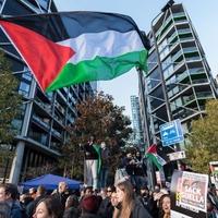 Desetine hiljada ljudi izašlo na ulice Londona u znak podrške palestinskom narodu