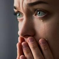 U ovoj zemlji organizira se grupno plakanje: Žene tuguju, a tješi ih zgodni muškarac