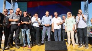 Video / Dodik nije mogao odoljeti, pa se latio mikrofona na Kotlićijadi: Zapjevao hit Bore Drljače