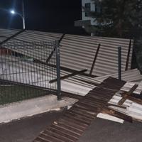 Olujni vjetar srušio krov žepačkog stacionara: Veći dio grada ostao bez struje