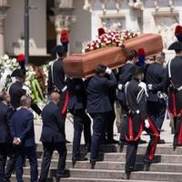 Posljednji ispraćaj Berluskonija: Kovčeg s tijelom bivšeg premijera stigao u Milansku katedralu