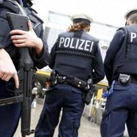 Talačka kriza u apoteci u Njemačkoj: Policija stupila u kontakt sa otmičarem