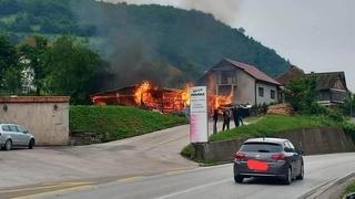Požar iznad restorana "Kod Fehre": Izgorio pomoćni objekt, nema povrijeđenih