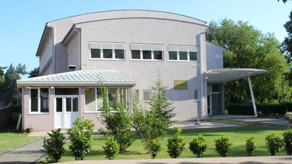 Ekonomski fakultet u Mostaru - Avaz