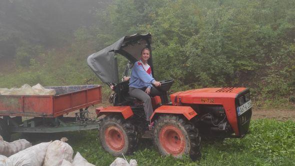 Demirović na traktoru: Revitalizacija sela - Avaz