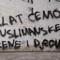 Precrtani uvredljivi grafiti na mostu Franje Tuđmana u Čapljini