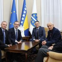 Bećirović razgovarao s dekanom i profesorima Fakulteta političkih nauka