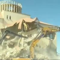 Azerbejdžan bagerima uništio zgradu armenskog parlamenta Nagorno Karabaha